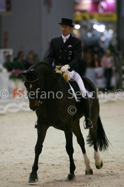 LAUGKS_MEGGLE\'S WELTTALL_MILANO_2011_SS2_2458.jpg